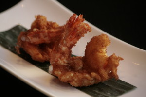 D7 Fenghuang Chao Xiaren Lightly coated fried prawns.
